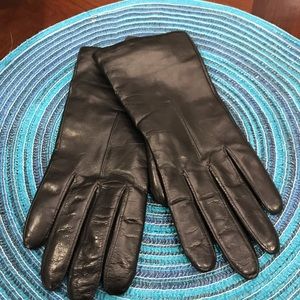Women’s cashmere lined leather gloves